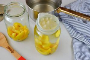 Компот из персиков