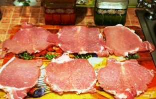 Рулетики из свинины, запеченные в духовке Рулетики из свинины, запеченные в духовке