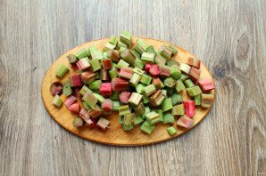 Пирог с ревенем и малиной Пирог с ревенем и малиной