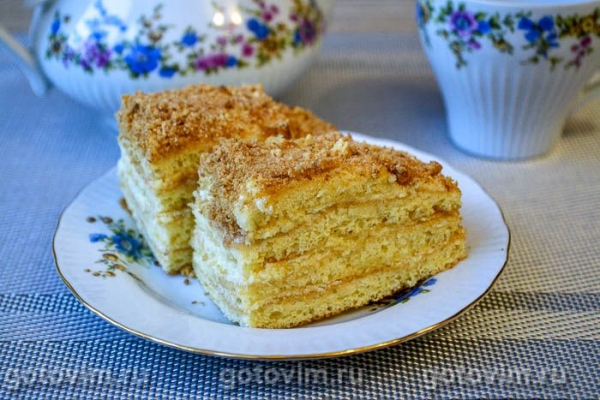 Бисквитный торт с кремом Шарлотт Бисквитный торт с кремом Шарлотт