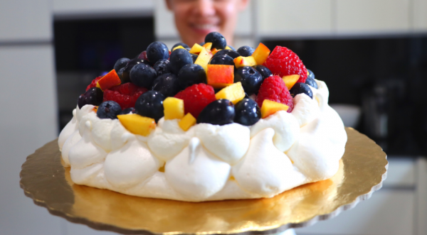 Летний и легкий торт Павлова, вкуснейший десерт Павлова, пошаговый рецепт с фото Летний и легкий торт Павлова, вкуснейший десерт Павлова, пошаговый рецепт с фото