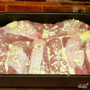 Рулетики из свинины, запеченные в духовке Рулетики из свинины, запеченные в духовке