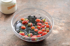 Компот из клубники и шелковицы на зиму Компот из клубники и шелковицы на зиму