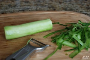 Соус из йогурта и огурцов Соус из йогурта и огурцов