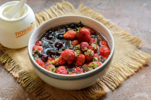 Компот из клубники и смородины на зиму Компот из клубники и смородины на зиму