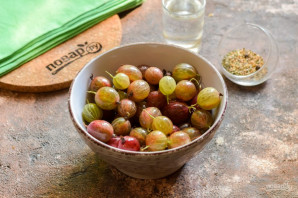 Маринованный крыжовник на зиму Маринованный крыжовник на зиму