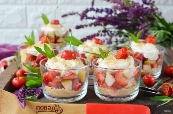 Фруктово-ягодный десерт