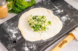 Лепешки с брынзой и зеленью Лепешки с брынзой и зеленью