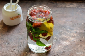 Компот из клубники "Мохито" на зиму Компот из клубники "Мохито" на зиму