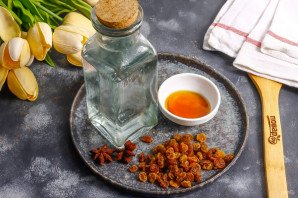 Настойка из изюма на самогоне Настойка из изюма на самогоне