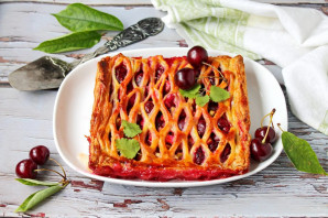 Пирог с ревенем и вишней Пирог с ревенем и вишней