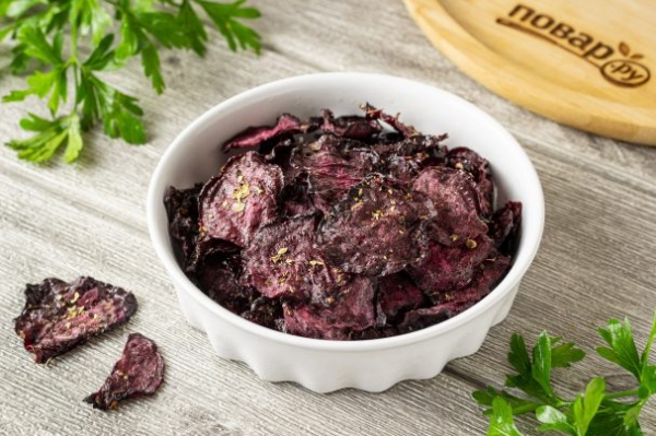 Свекольные чипсы в сушилке Свекольные чипсы в сушилке