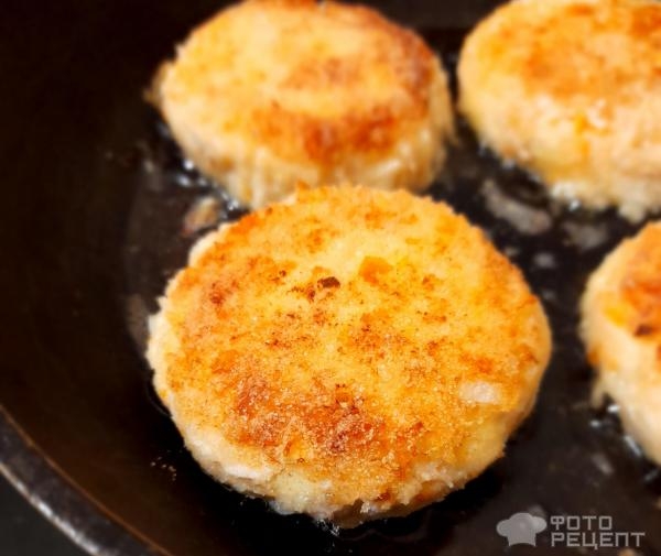Рецепт: Котлеты из индейки - Детские котлетки из индейки, нежные, с сыром и картофелем. Рецепт: Котлеты из индейки - Детские котлетки из индейки, нежные, с сыром и картофелем.