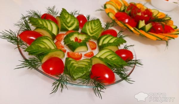 Рецепт: Овощная нарезка - Нарезать овощи просто красиво (без инструментов для карвинга), сделать розочку из помидора? Проще простого!