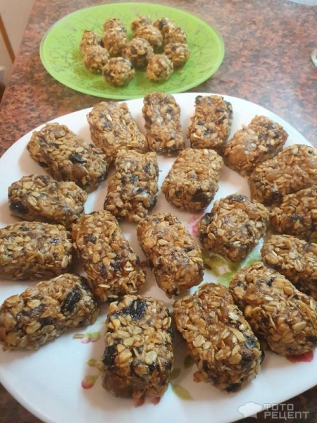 Рецепт: Овсяные батончики - сытные и полезные Рецепт: Овсяные батончики - сытные и полезные