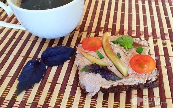 Рецепт: Паштет из яиц - классический яичный паштет с грецкими орехами и луком Рецепт: Паштет из яиц - классический яичный паштет с грецкими орехами и луком