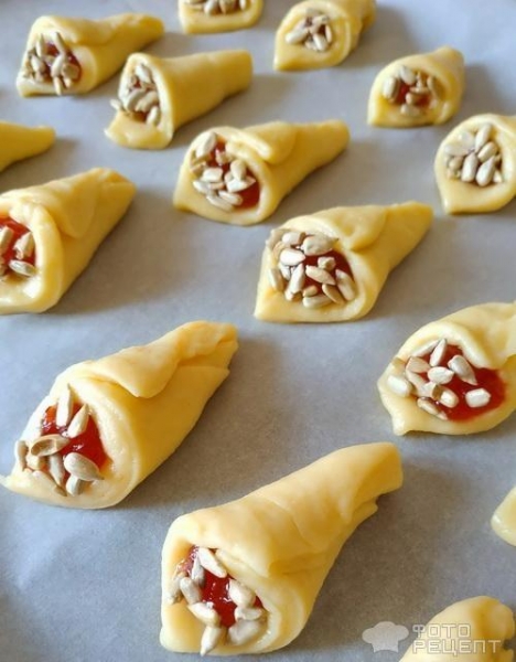 Рецепт: Печенье "Кулек с семечками" - вам семечек насыпать в кулек или в карман? Рецепт: Печенье "Кулек с семечками" - вам семечек насыпать в кулек или в карман?