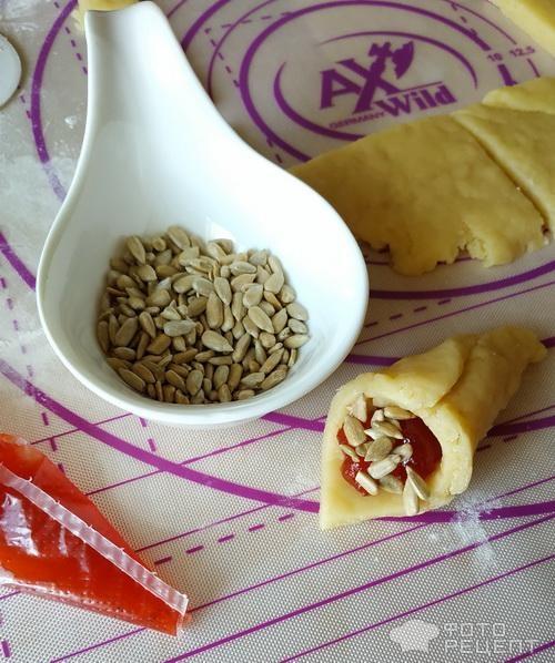 Рецепт: Печенье "Кулек с семечками" - вам семечек насыпать в кулек или в карман? Рецепт: Печенье "Кулек с семечками" - вам семечек насыпать в кулек или в карман?