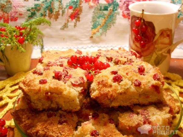 Рецепт: Пирог-десерт со смородиной (без замеса теста) - с чёрствым белым хлебом