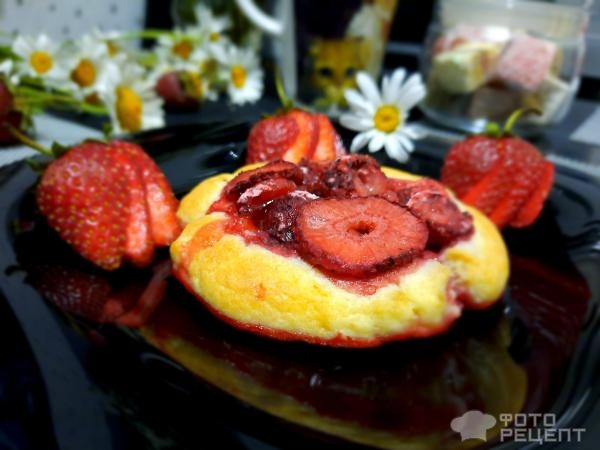 Рецепт: Ватрушки из творожного теста с клубникой - В духовке. Рецепт: Ватрушки из творожного теста с клубникой - В духовке.