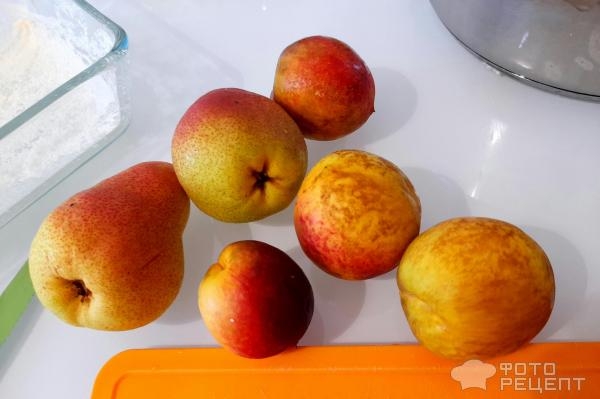 Рецепт: Запеканка творожно-фруктовая - Двуслойная творожная запеканка с нектаринами и грушами, из домашнего творога. Рецепт: Запеканка творожно-фруктовая - Двуслойная творожная запеканка с нектаринами и грушами, из домашнего творога.