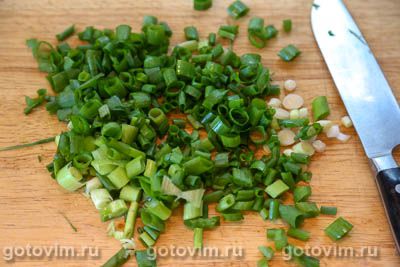 Завитки с зеленым луком и яйцом Завитки с зеленым луком и яйцом