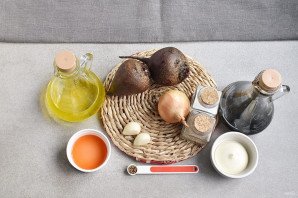 Салат со свежей свеклой Салат со свежей свеклой