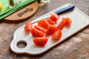 Салат с ветчиной, помидорами и базиликом Салат с ветчиной, помидорами и базиликом