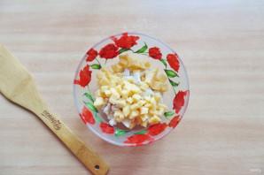 Салат с жареным яйцом и курицей Салат с жареным яйцом и курицей