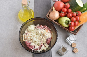 Тефтели с овощами в мультиварке Тефтели с овощами в мультиварке