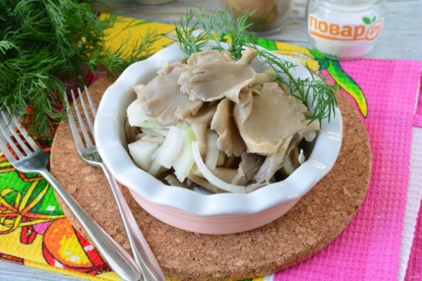 Маринованные вешенки с луком Маринованные вешенки с луком