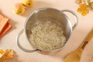 Рисовая каша с персиками Рисовая каша с персиками