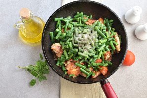 Тушеная фасоль с курицей Тушеная фасоль с курицей