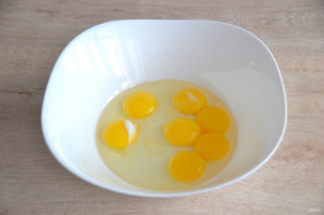 Торт "Птичье молоко" с малиной