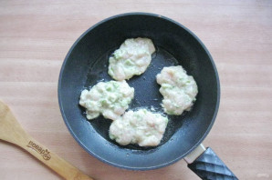 Куриные оладьи с брокколи