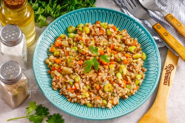 Гречка с сельдереем Гречка с сельдереем