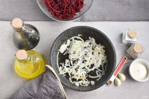 Салат со свежей свеклой Салат со свежей свеклой