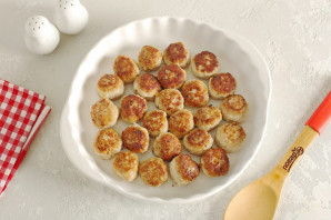 Фрикадельки в соусе "Бешамель" Фрикадельки в соусе "Бешамель"