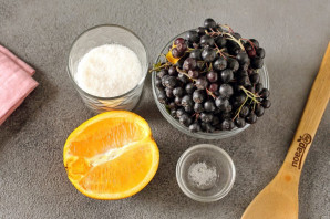 Компот из черноплодной рябины с апельсином