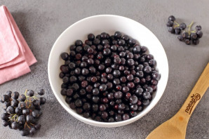 Компот из черноплодной рябины с лимонной кислотой на зиму