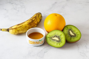 Смузи из банана, киви и апельсина Смузи из банана, киви и апельсина