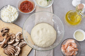 Пицца с креветками и грибами Пицца с креветками и грибами