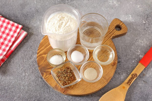 Дрожжевое тесто для пиццы с травами