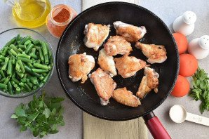 Тушеная фасоль с курицей Тушеная фасоль с курицей