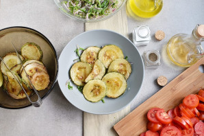 Салат из кабачков и помидоров