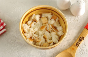 Фрикадельки в соусе "Бешамель" Фрикадельки в соусе "Бешамель"