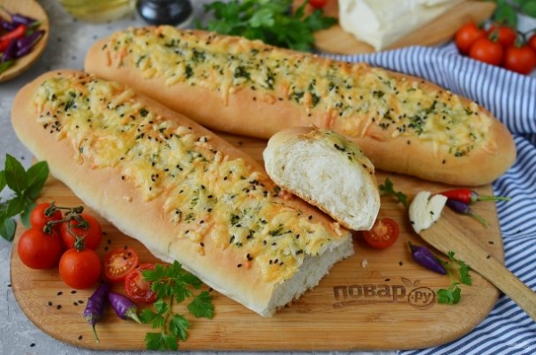 Багет с сыром и чесноком Багет с сыром и чесноком