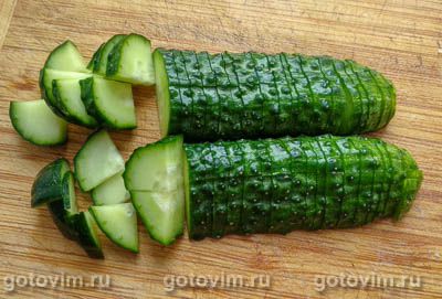 Салат «Гурман» с копченым кальмаром Салат «Гурман» с копченым кальмаром