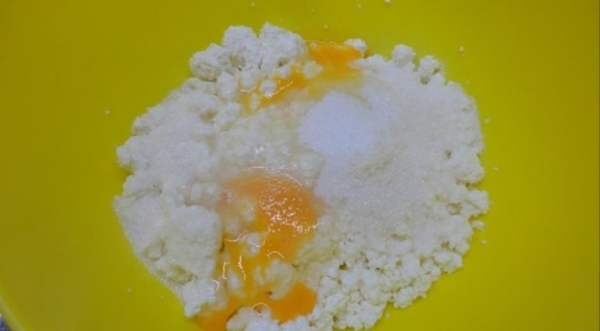 Творожники с ванильно-сливочным соусом, пошаговый рецепт с фото Творожники с ванильно-сливочным соусом, пошаговый рецепт с фото