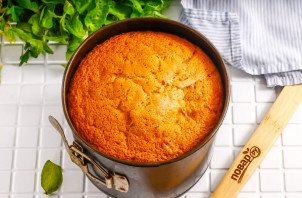 Бисквит с ежевикой Бисквит с ежевикой